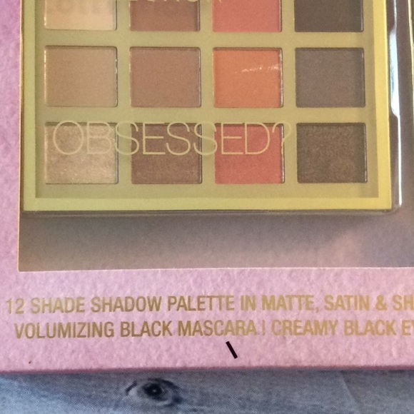 ✅12X Host Pick✅ City Color Collection Obsessed Makeup Kit - Picture 3 of 6